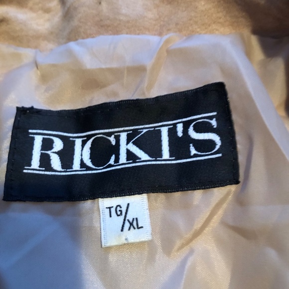 Rickis xl leather coat, lined, with pockets, needs a dry clean - Picture 3 of 6